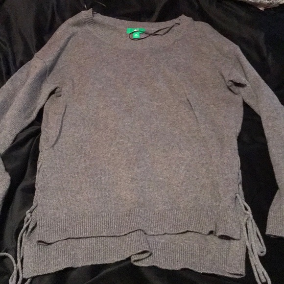 Long sleeve gray thin sweater - Picture 1 of 4